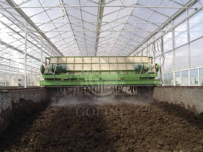 Trough compost turner