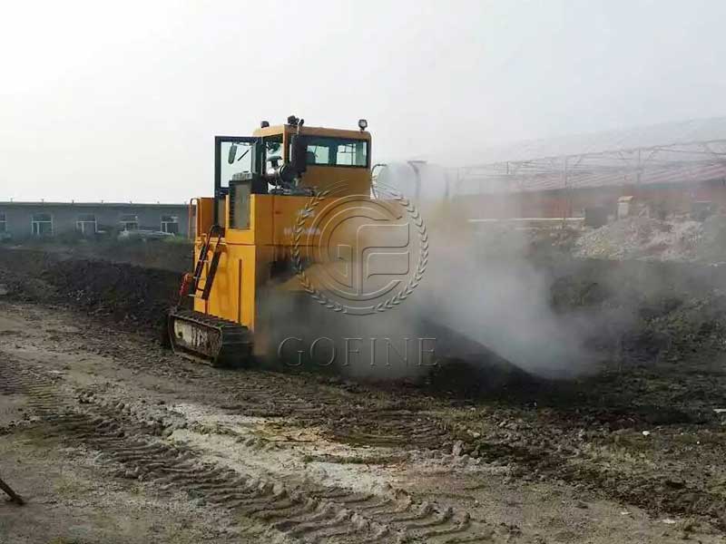 Single-operated compost turner