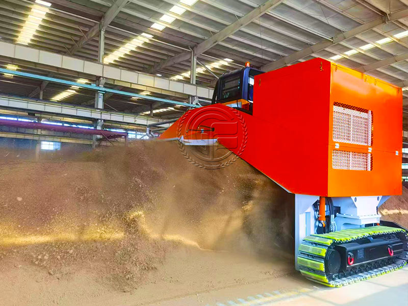 Crawler compost turner with excellent performance