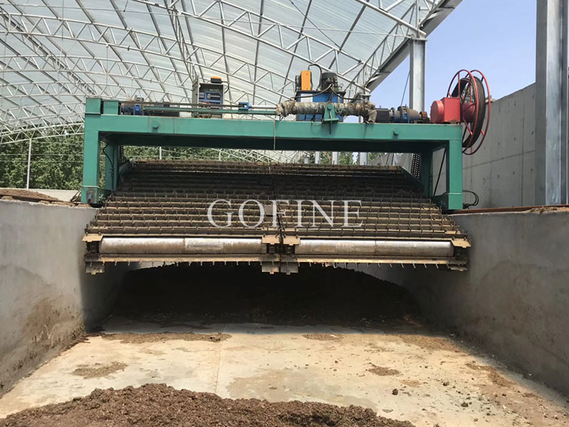 Chicken Manure Compost Turner | Windrow Poultry Manure Fermentation Turning Machine
